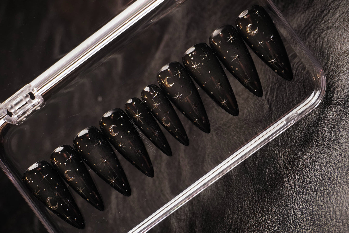 The Empress (Black)