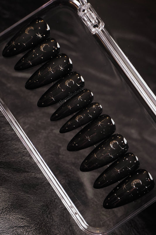 The Empress (Black)